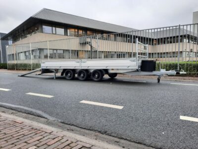Hapert plateauwagen 3 assige veluw putten aanhangwagen