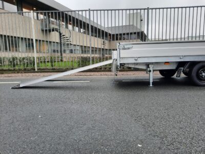 Hapert plateauwagen 3 asser veluw putten nieuw aanhangwagen